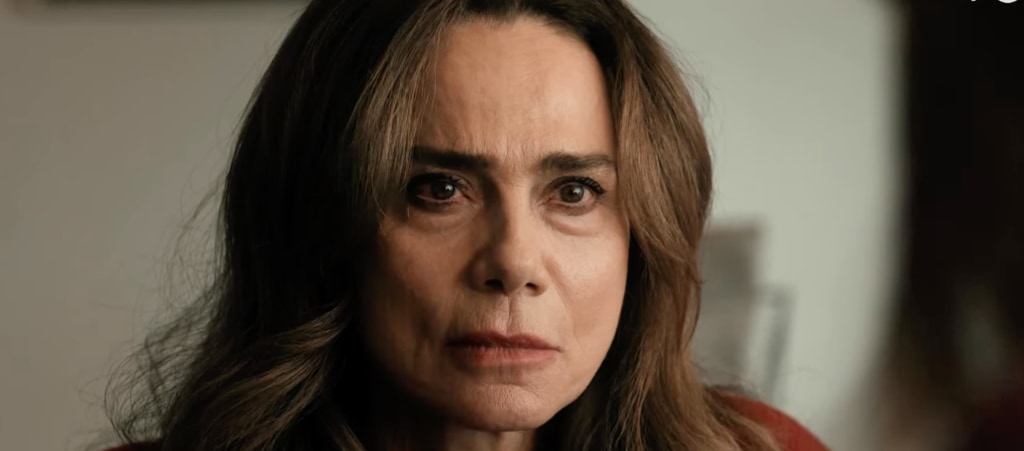 close-up brunette woman