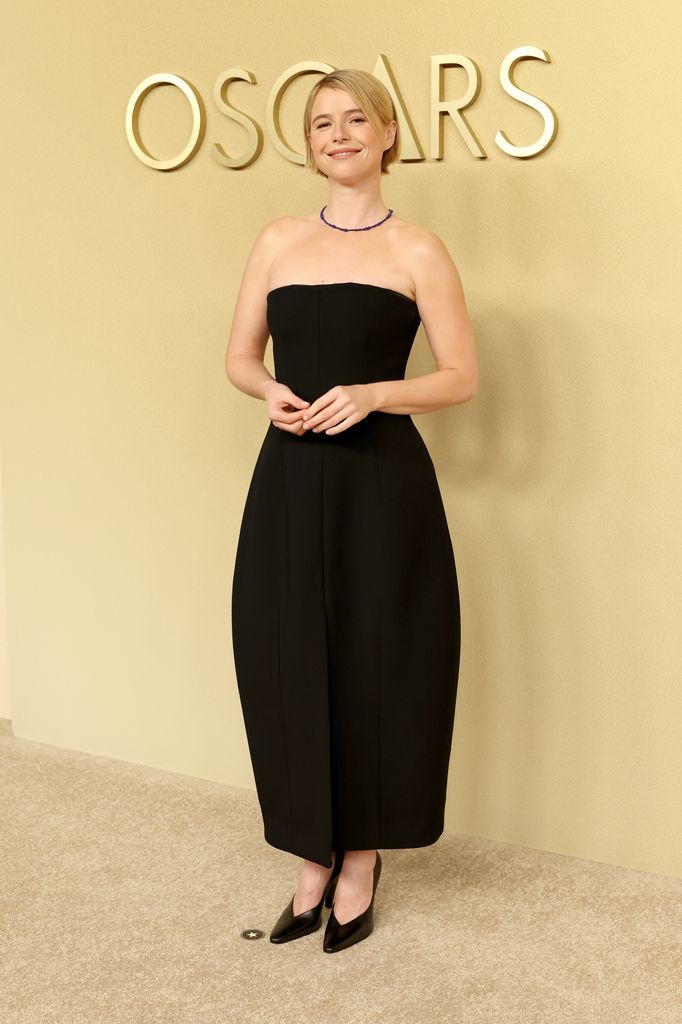 jessie buckley black gown oscars luncheon