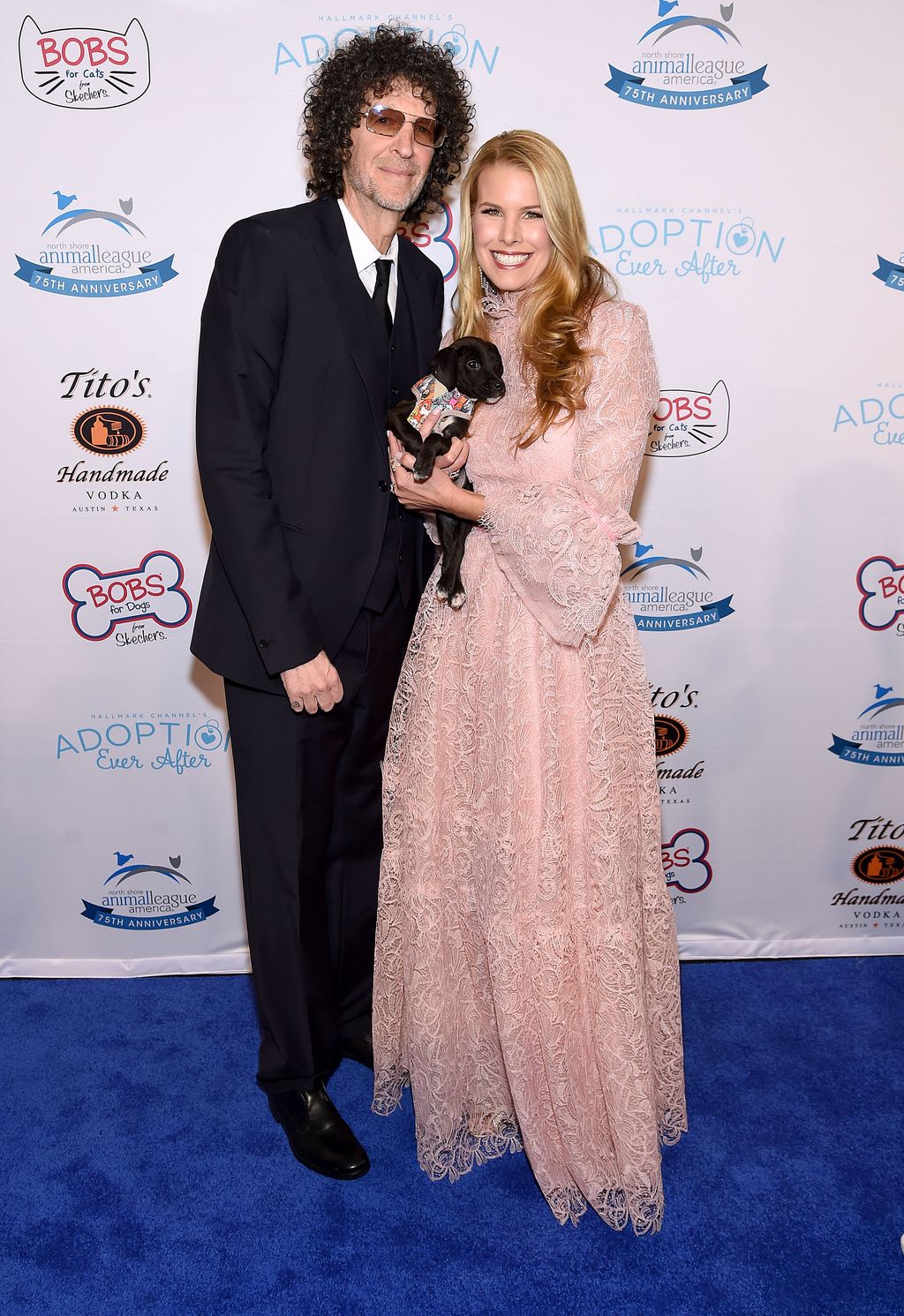 howard stern beth stern with dog