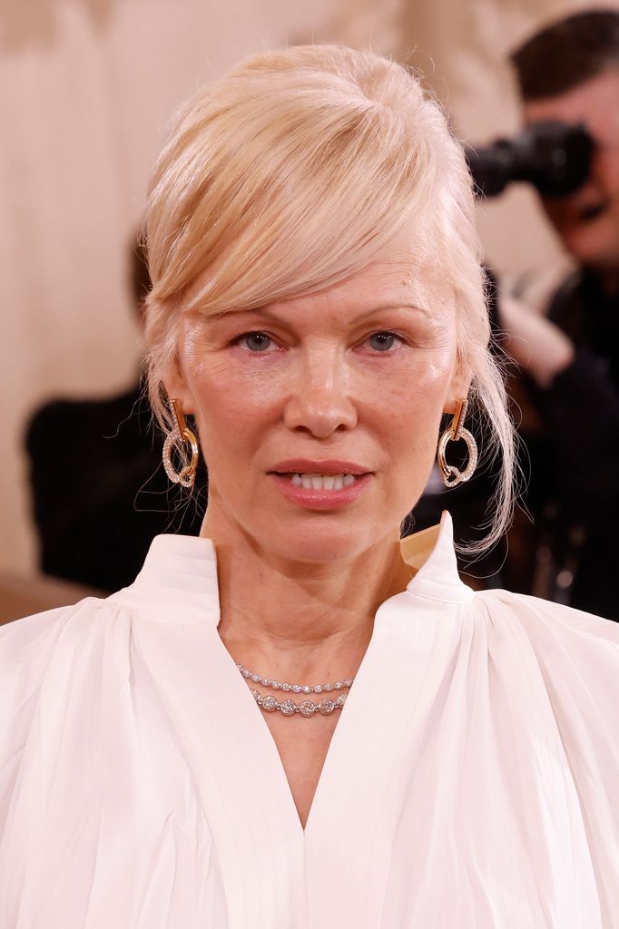  Pamela Anderson attends the 83rd annual Golden Globe Awards at The Beverly Hilton on January 11, 2026 in Beverly Hills, California.