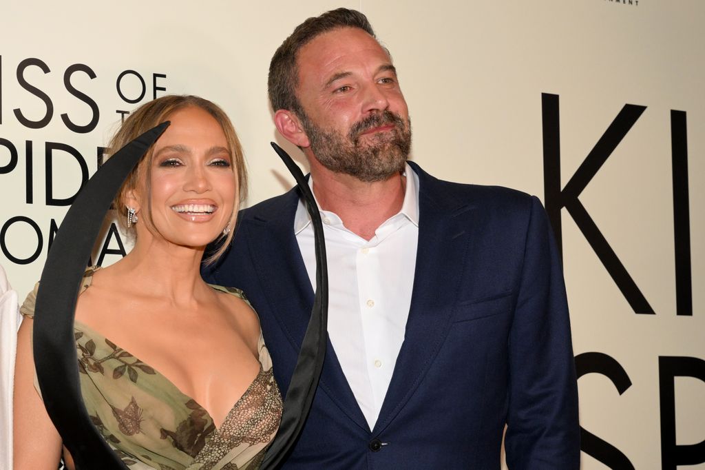 ben affleck jennifer lopez smiling