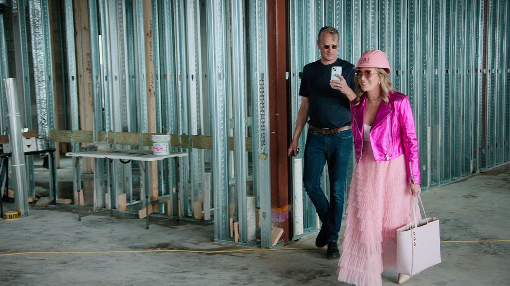 Hilary Musser in episode 102 of Member's Only: Palm Beach