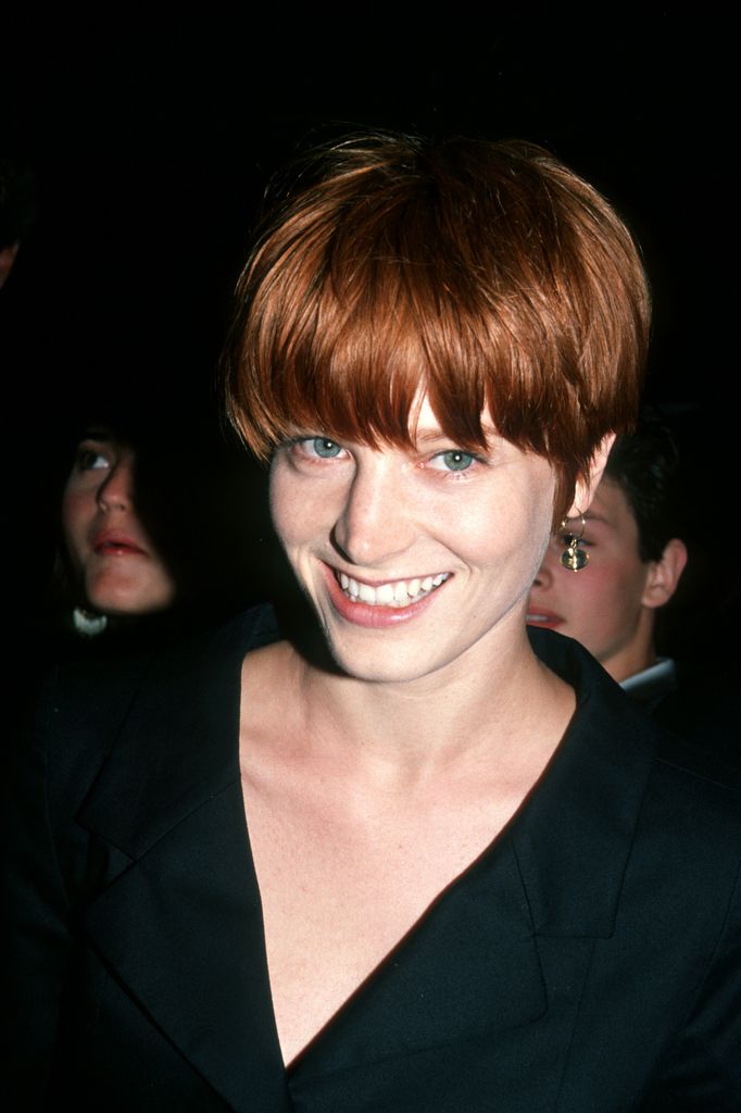 bridget fonda red bob