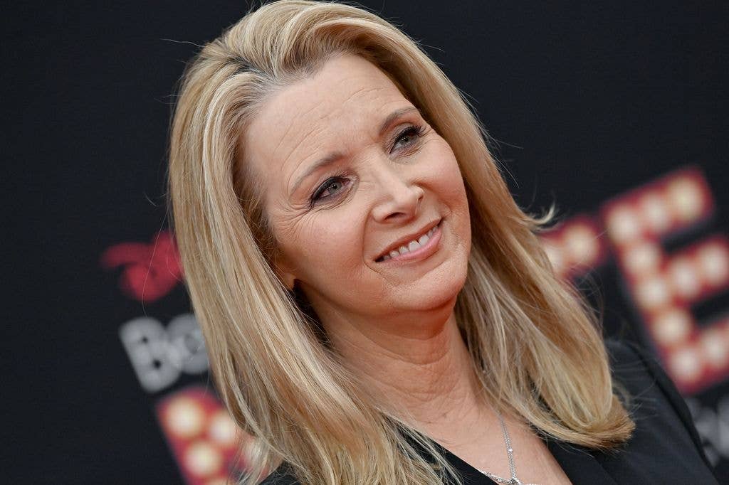 Lisa Kudrow headshot