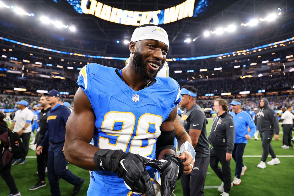 Odafe Oweh #98 of the Los Angeles Chargers