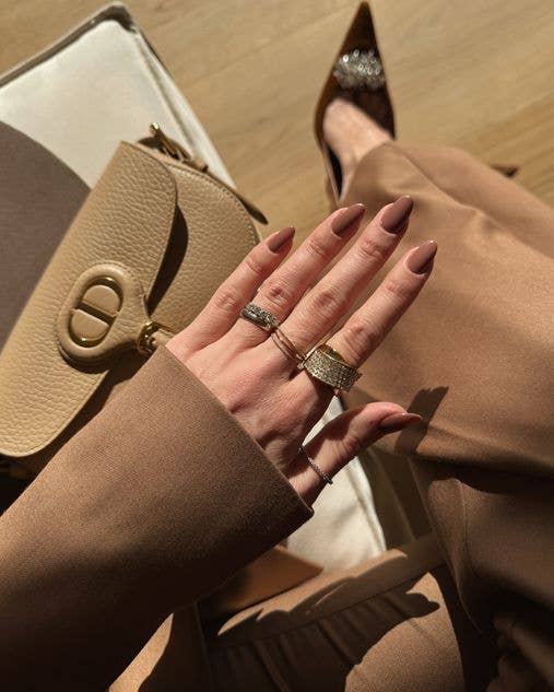 mocha mousse lip gloss nails by paolaturani