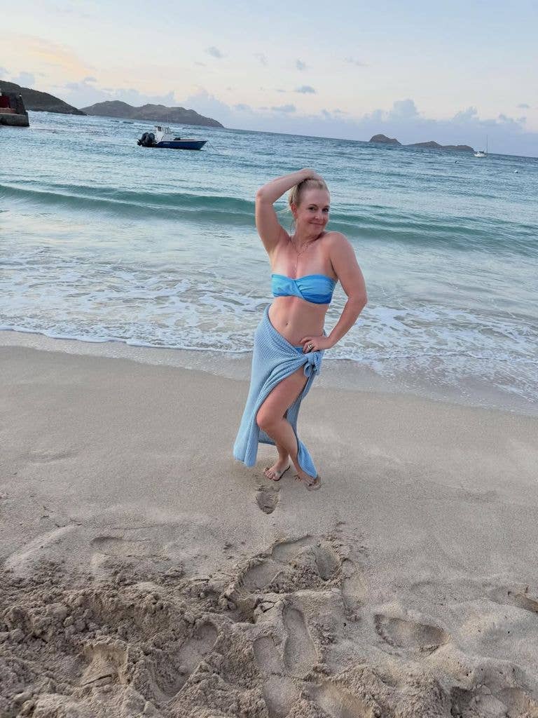 Melissa Joan Hart in a bikini
