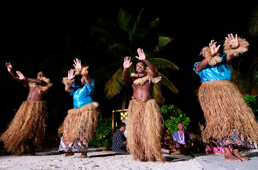 Likuliku Resort dancing