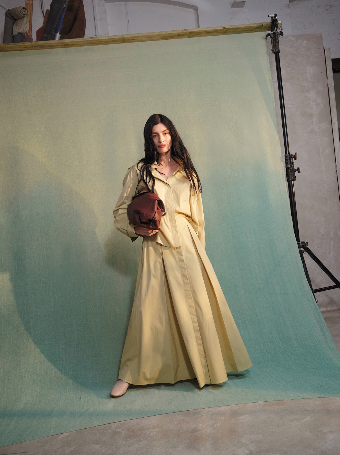 sydney lima wears yellow dress