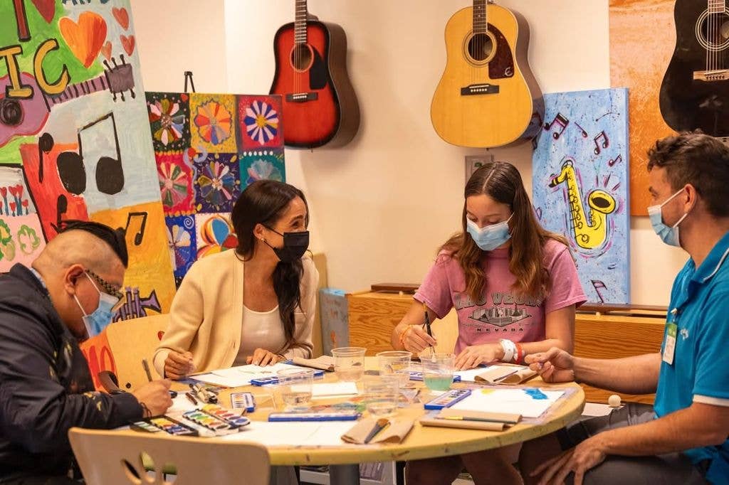 meghan markle children's hospital LA painting
