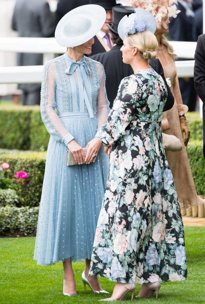 Zara and Kate at ascot in blue dresses