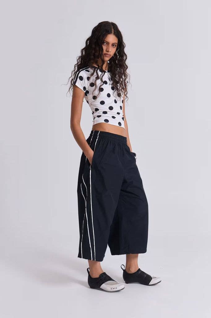 Black Vapor 3/4 Shorts from Jaded London