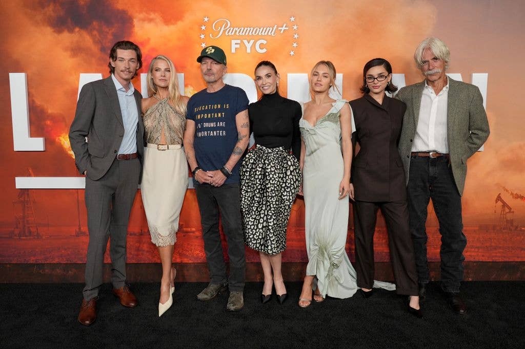 The cast of Landman at premiere posing together