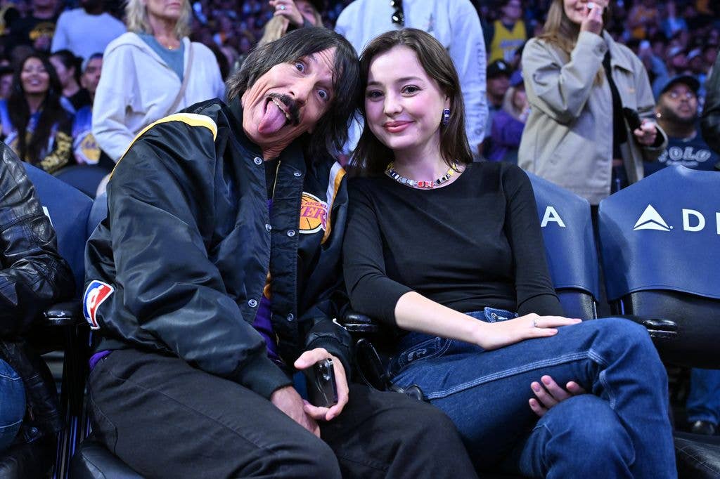 Anthony and Eileen attend a Lakers game together in Los Angeles