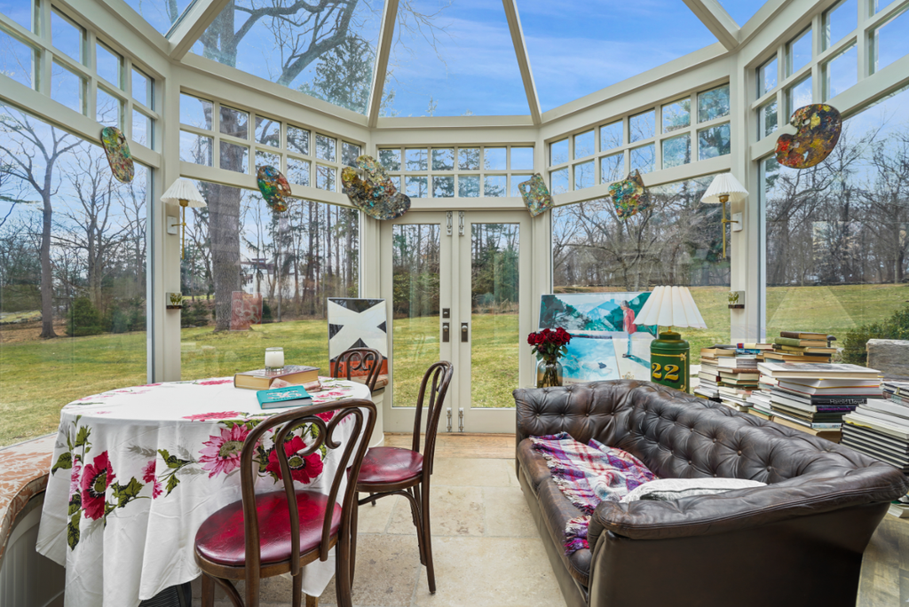 The greenhouse-style reading nook