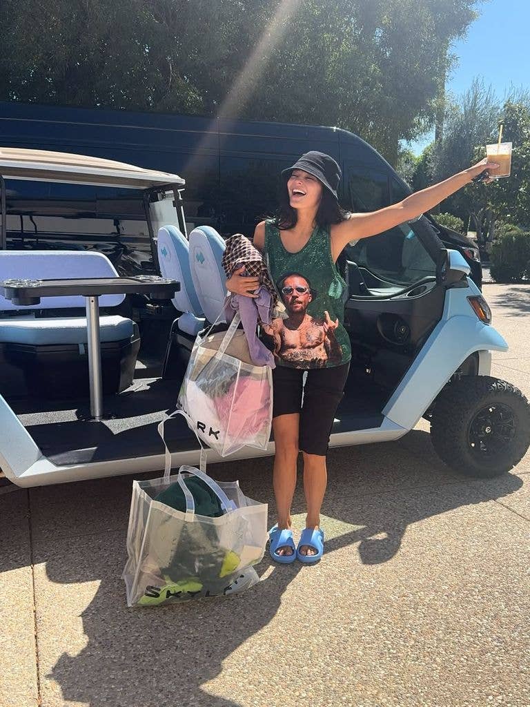 Kylie Jenner arrived at Coachella in a Justin Bieber t-shirt