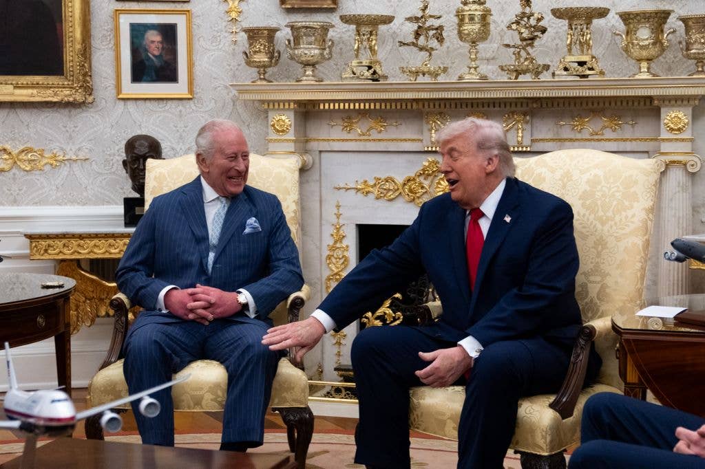 king charles and donald trump in oval office 