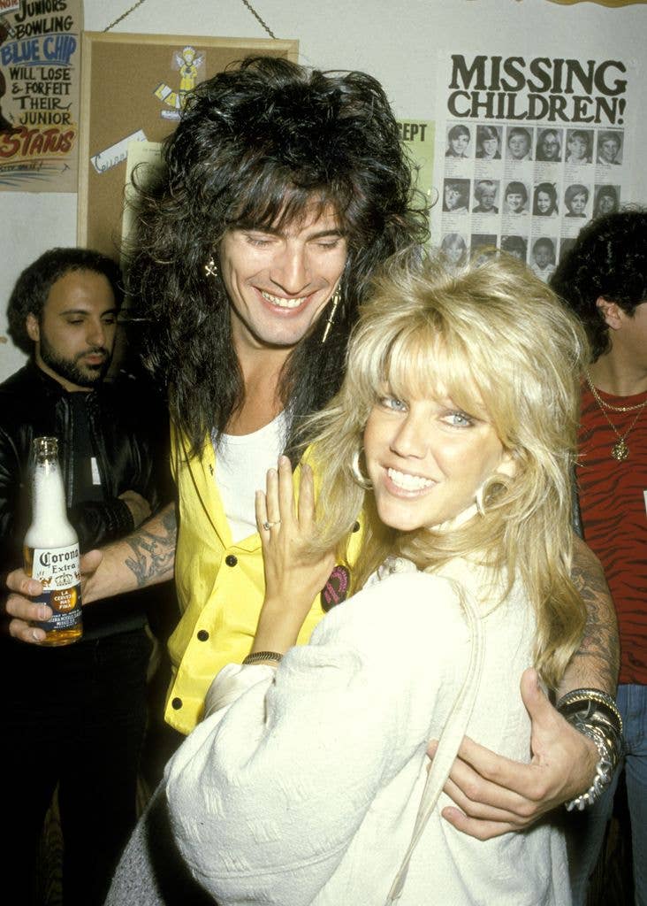 Tommy Lee and Heather Locklear wed in 1986