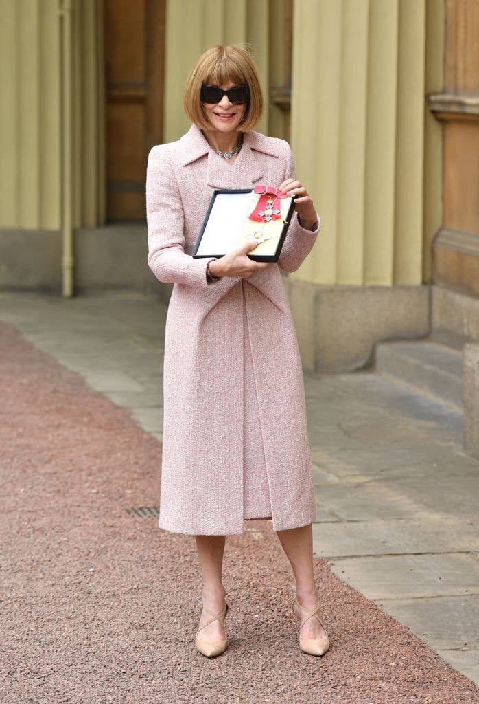 Dame Anna Wintour looking stylish at Buckingham Palace