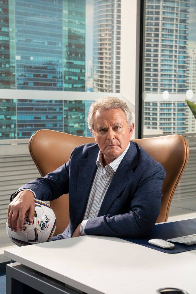 Ian Fletcher (HUGH BONNEVILLE)