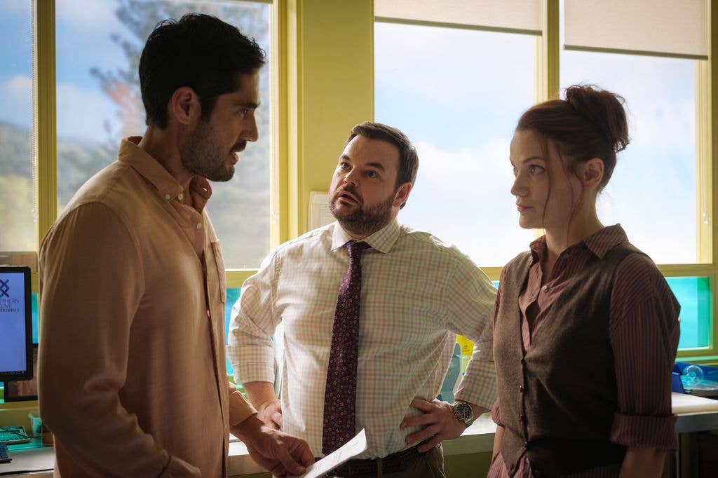 Glenn Strong (TAI HARA), Det SC Colin Cartwright (LLOYD GRIFFITH), DS Mackenzie Clarke (ANNA SAMSON)