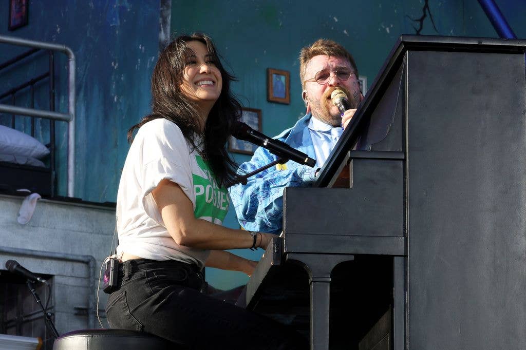 Vanessa Carlton with Teddy Swims on day one of Coachella