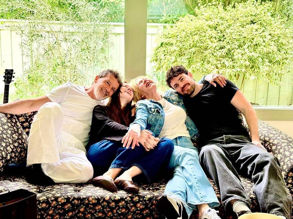 Antonio Banderas reunites with ex Melanie Griffith
