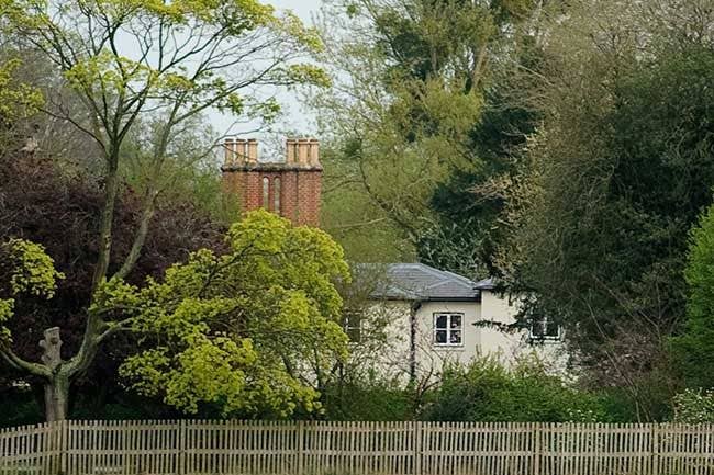 frogmore cottage view