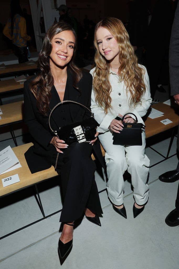 jessica alba haven warren fendi show