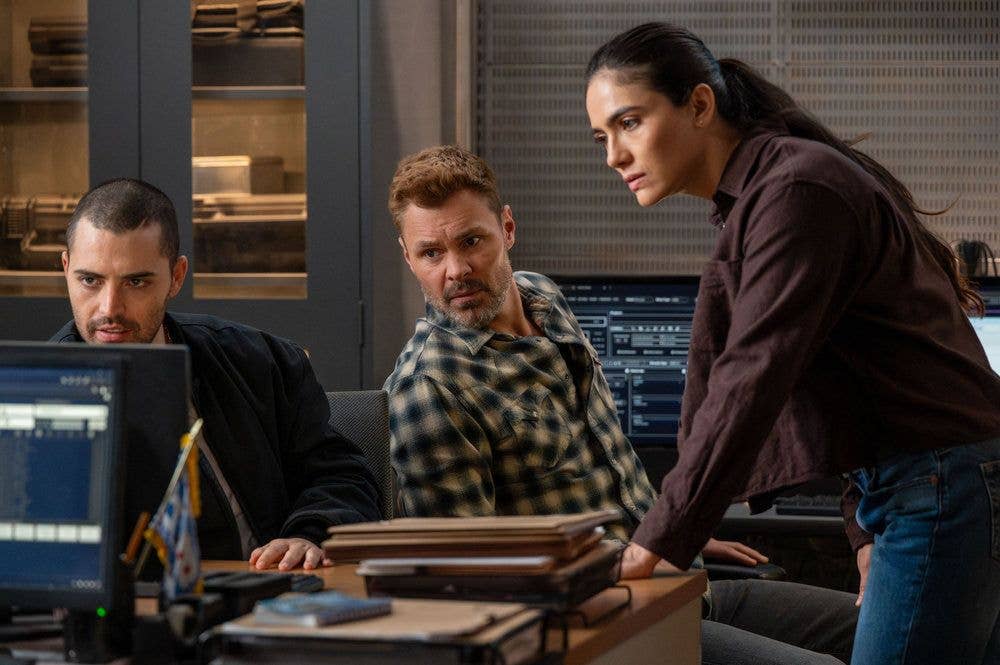 Benjamin Levy Aguilar as Dante Torres, Patrick John Flueger as Officer Adam Ruzek, Arienne Mandi as Eva Imani -