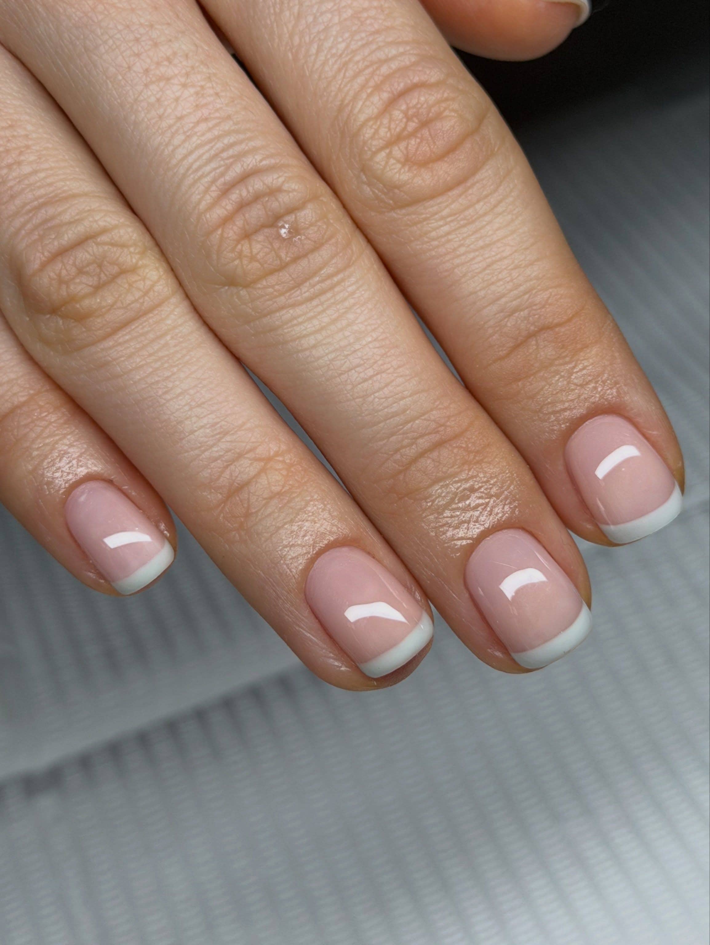 Maude Apatow's nails at The Met Gala
