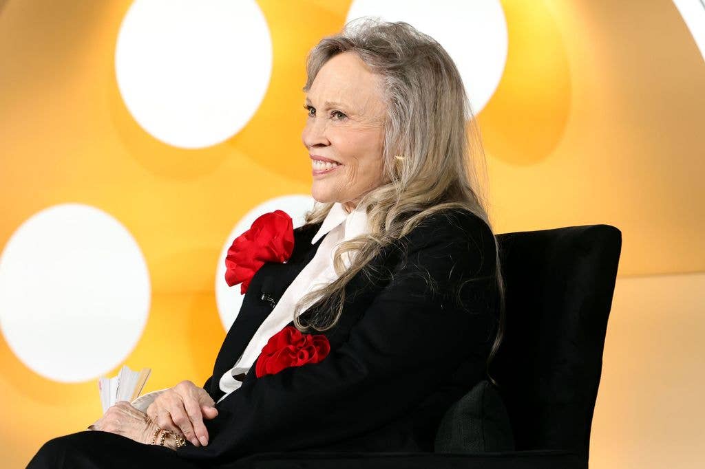 Faye returned to the spotlight for an ultra-rare appearance