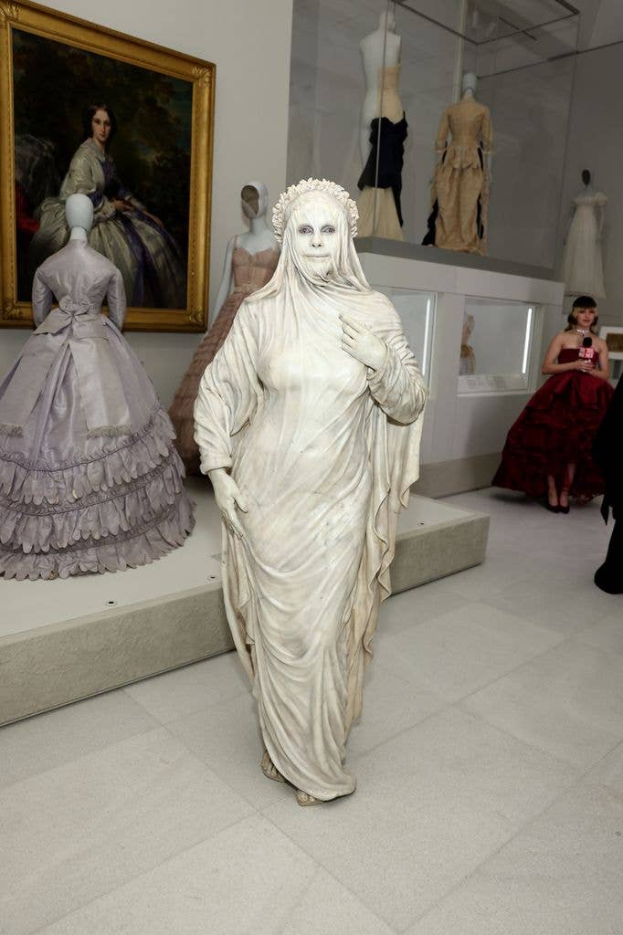 NEW YORK, NEW YORK - MAY 04: Heidi Klum attends the 2026 Met Gala celebrating "Costume Art" at the Metropolitan Museum of Art on May 04, 2026 in New York City.  (Photo by Stephanie Augello/MG26/Getty Images for The Met Museum/Vogue)