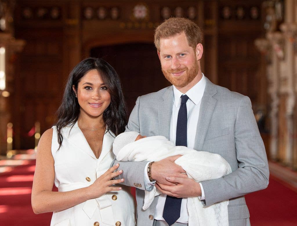 Meghan and Harry holding baby Archie