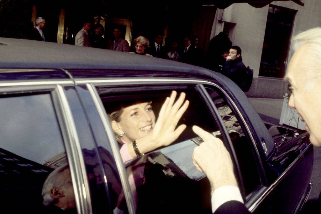 Diana, seen leaving The Carlyle in December 1996, is said to have ridden in an elevator with Steve Jobs and Michael Jackson at the hotel.  “The most famous elevator ride in history took place in The Carlyle. Because one of the guys that operates the elevator said to me, ‘You know, we once had Princess Diana, Michael Jackson, and Steve Jobs all at the same time.’ Now, that is a power elevator,” Morgan shared in the documentary. “It was completely silent until Diana began singing ‘Beat It.’”