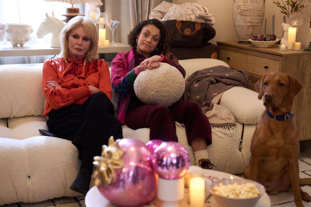 Joanna lumley and rochenda sandall in amandaland set living room