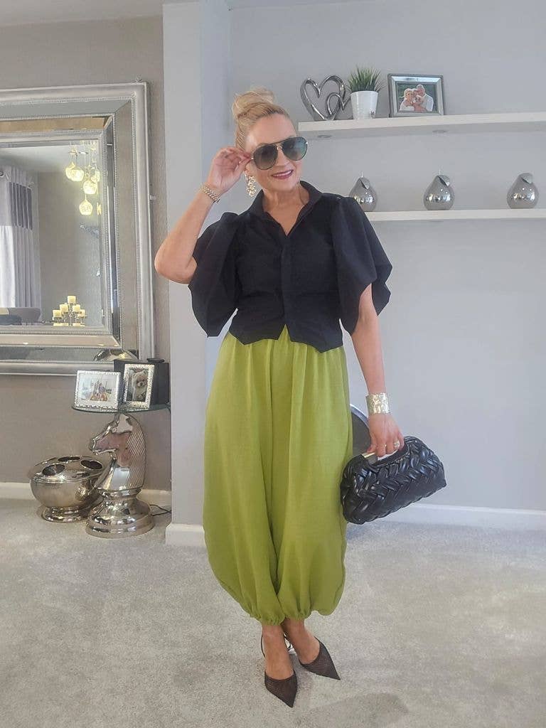 Sally Jacks TV mum wearing balloon trousers