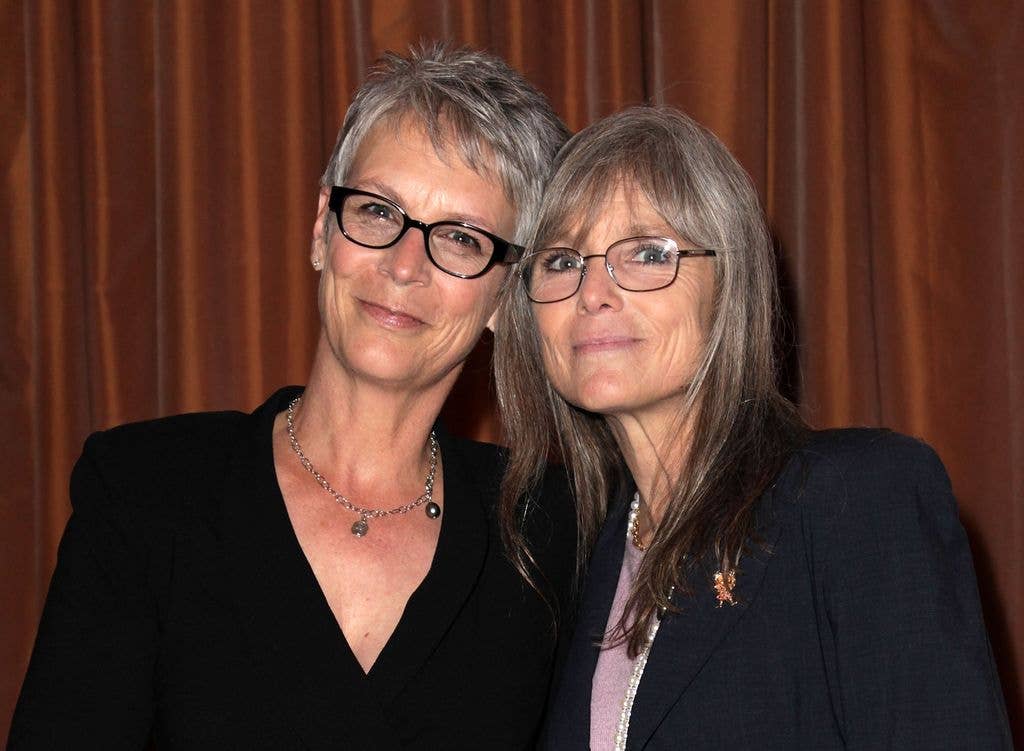 Jamie Lee Curtis (L) and sister Kelly Lee Curtis attend the 5th annual Women of Distinction luncheon at Beverly Hills Hotel on May 3, 2012 in Beverly Hills, California.  