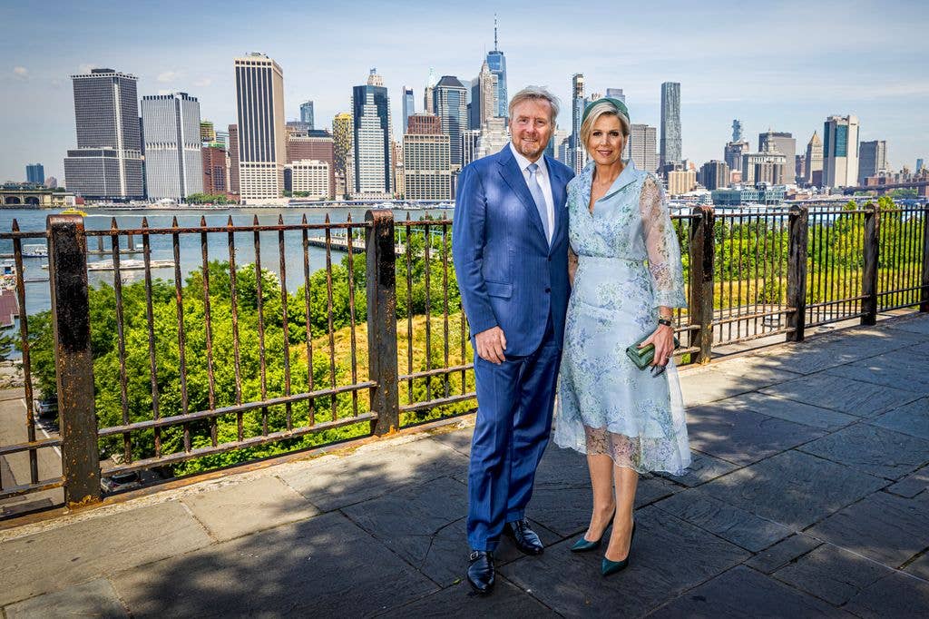 The Dutch King and Queen posed for a scenic snapshot while walking the Brooklyn Heights Promenade in 2024.