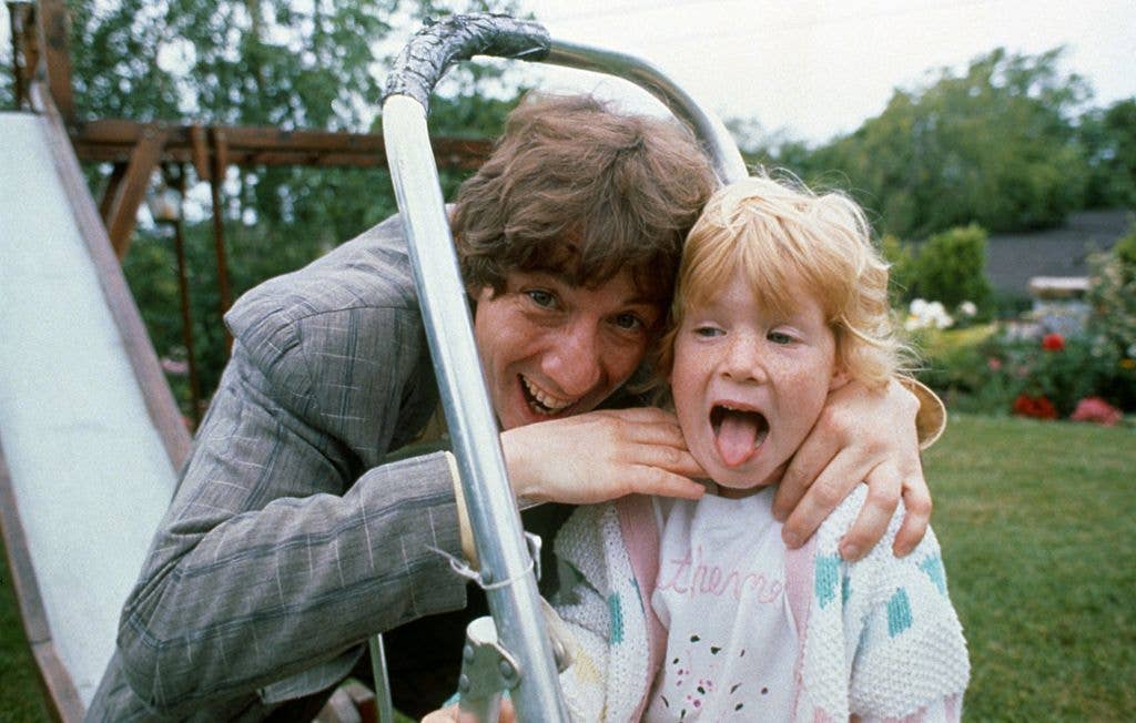 Actor and comedian Martin Short poses with daughter Katherine Elizabeth in 1989 in Los Angeles, California. (Photo by Joan Adlen/Getty Images