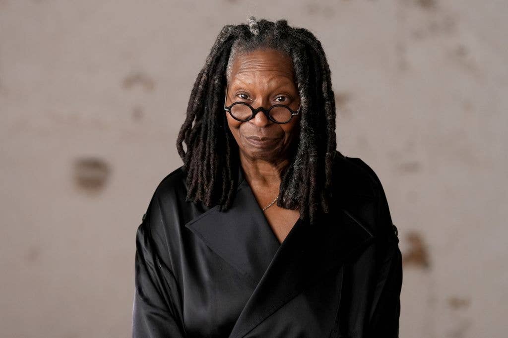 Whoopi Goldberg – morgue beautician 
