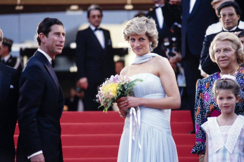 Lady Diana looking incredible on the red carpet