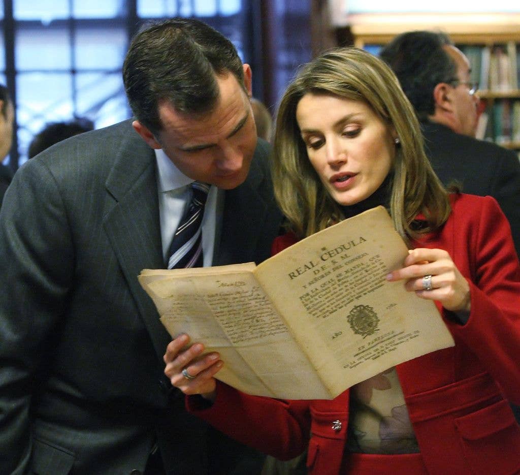 In 2009, then-Prince Felipe and Princess Letizia of Spain toured the New York Public Library.