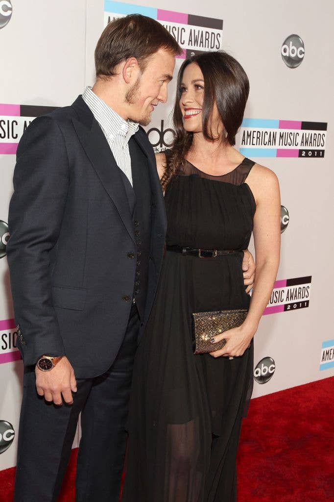 alanis morissette mario treadway red carpet