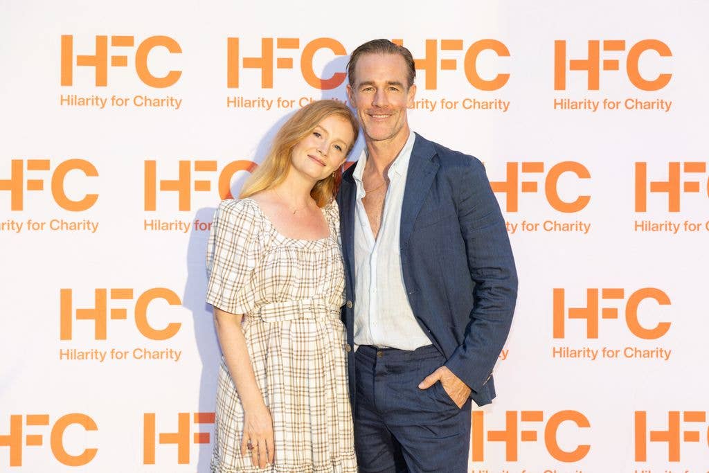 James Van Der Beek (R) and Kimberly Van Der Beek attend HFCĂąÂÂs Brain Health Dinner on September 30, 2023 in Austin, Texas.