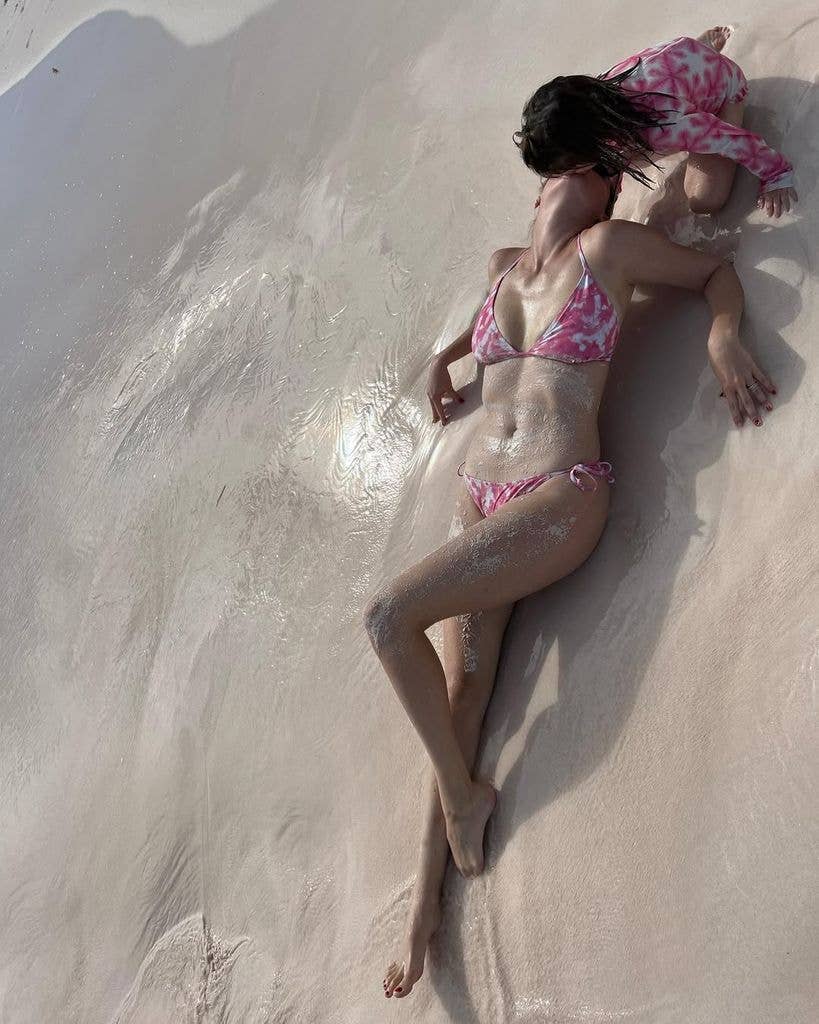 Kate upton tanning 