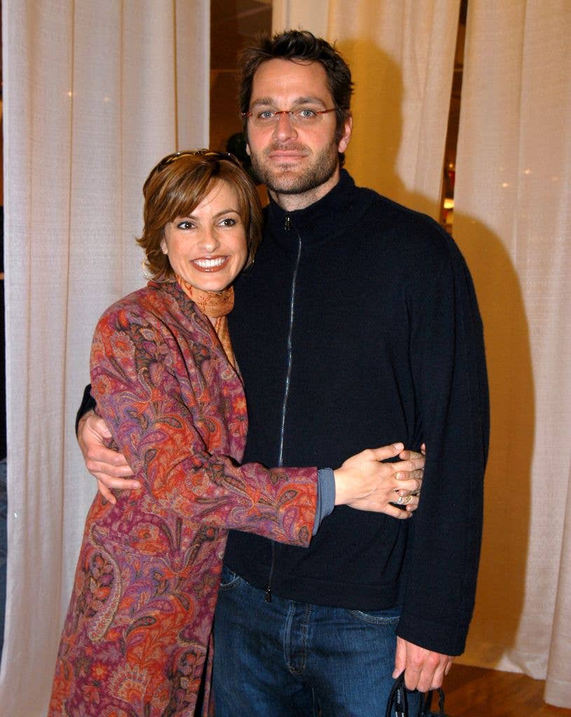 mariska hargitay peter hermann hugging