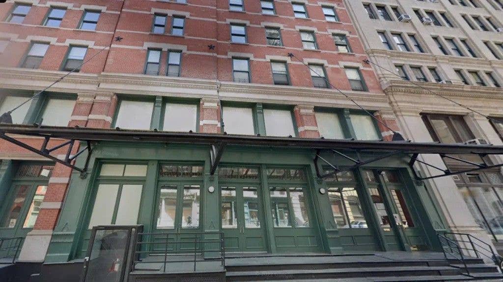 exterior shot of Taylor Swift's NYC penthouse building
