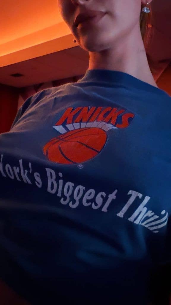hailey bieber knicks shirt