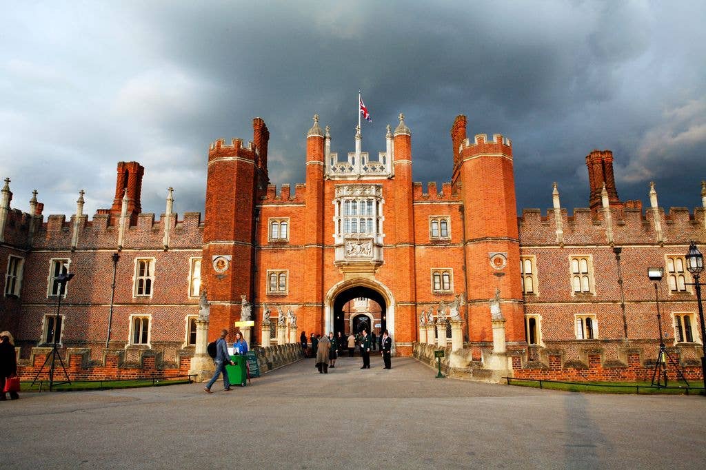 Outside view of Hampton Court Palace